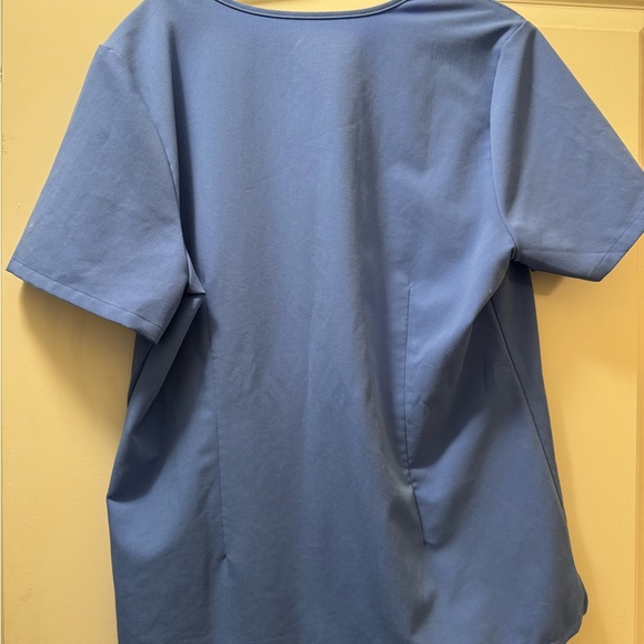 Figs Casma Three-Pocket Scrub Top Large - Picture 3 of 3
